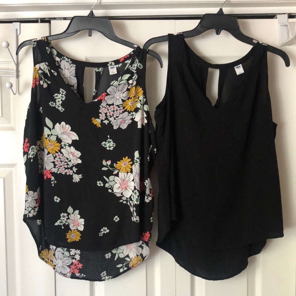 2 Old Navy sleeveless tops black and floral